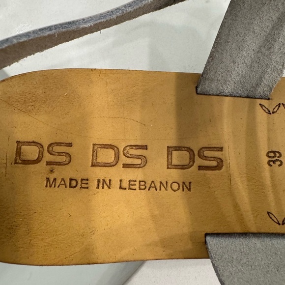 Genuine leather NWOT mustard and Cream Slip-On Sandals. - Picture 6 of 8